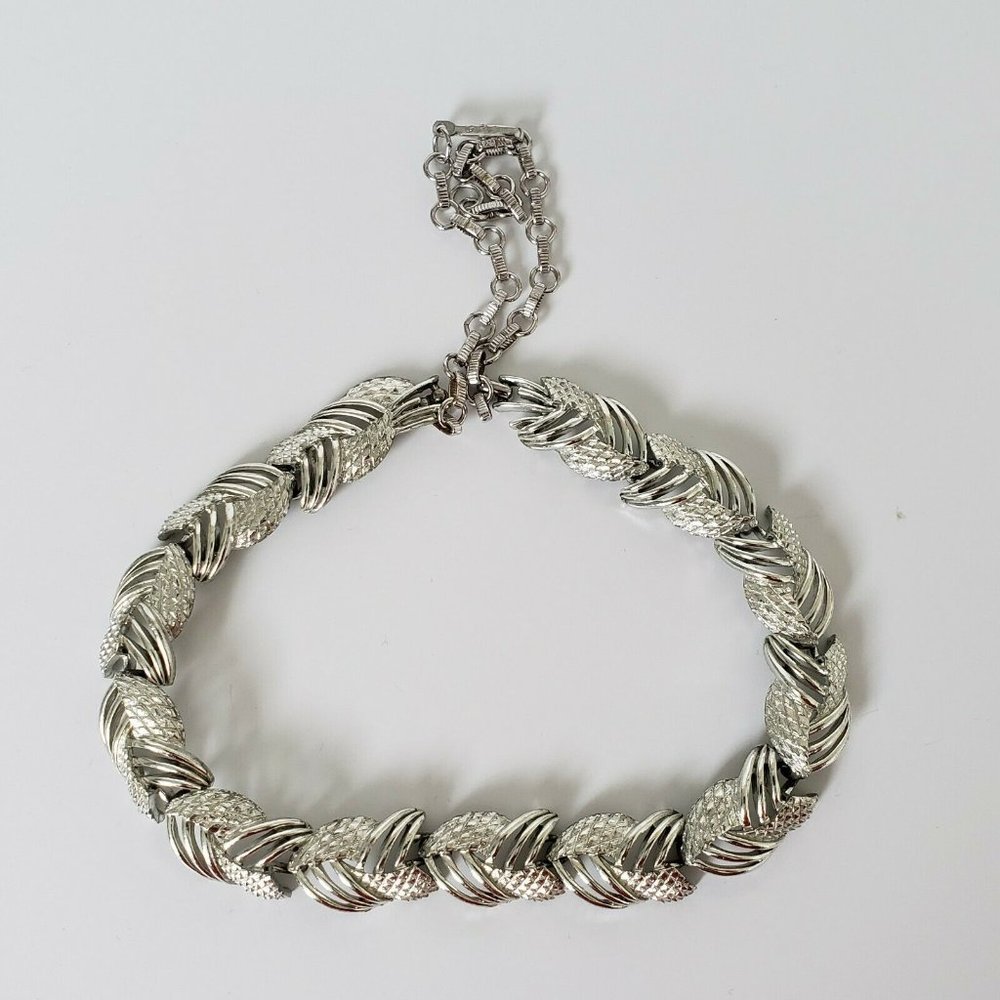 Silver Tone Textured Link Necklace 18" Length - Picture 6 of 8